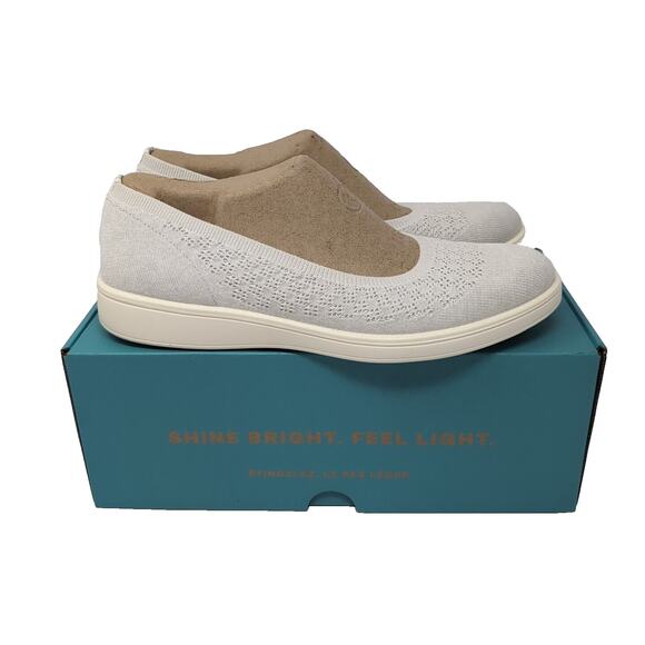 Bzees Atlantic Slip-On Sneakers Shoes Women's Size 8 M Cloud Technology NEW Box - Picture 1 of 12